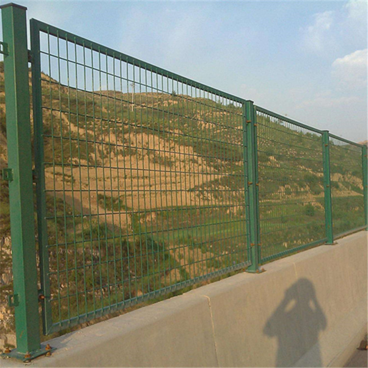 橋梁防落物網(wǎng)案例展示圖片4 橋梁防落物網(wǎng)案例展示圖片4