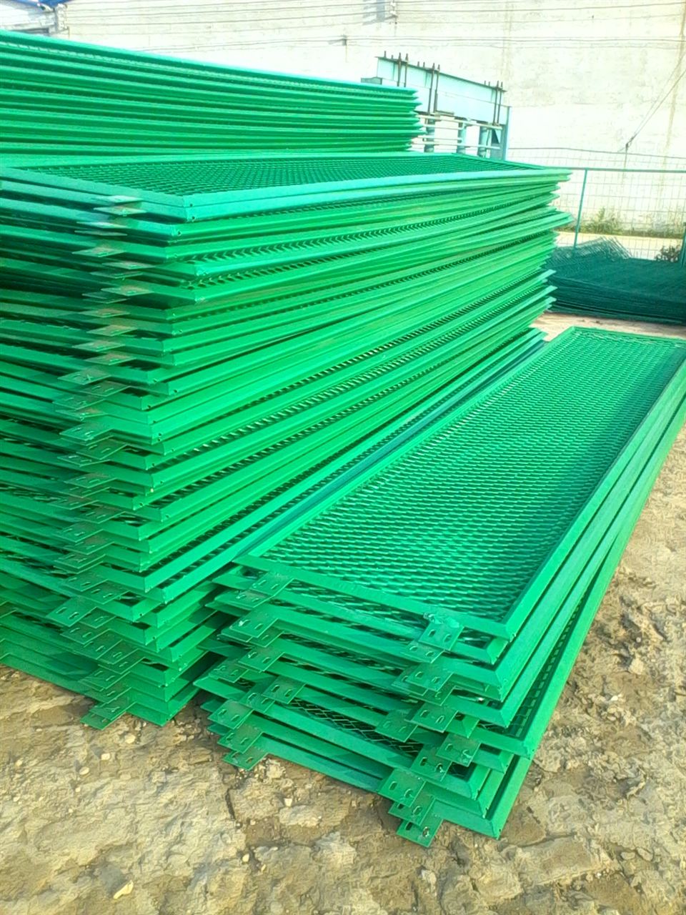 高速公路防眩網(wǎng)圖片3 高速公路防眩網(wǎng)圖片3