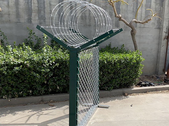 鋁包鋼機場隔離網圖片3 鋁包鋼機場隔離網圖片3