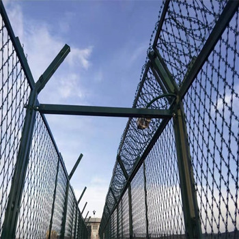監獄蛇腹型刀刺隔離網、焊接防攀爬隔離網價格、監獄金屬隔離網